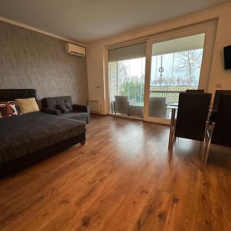 Piano Balaton Apartment ซามาร์ดี ภายนอก รูปภาพ