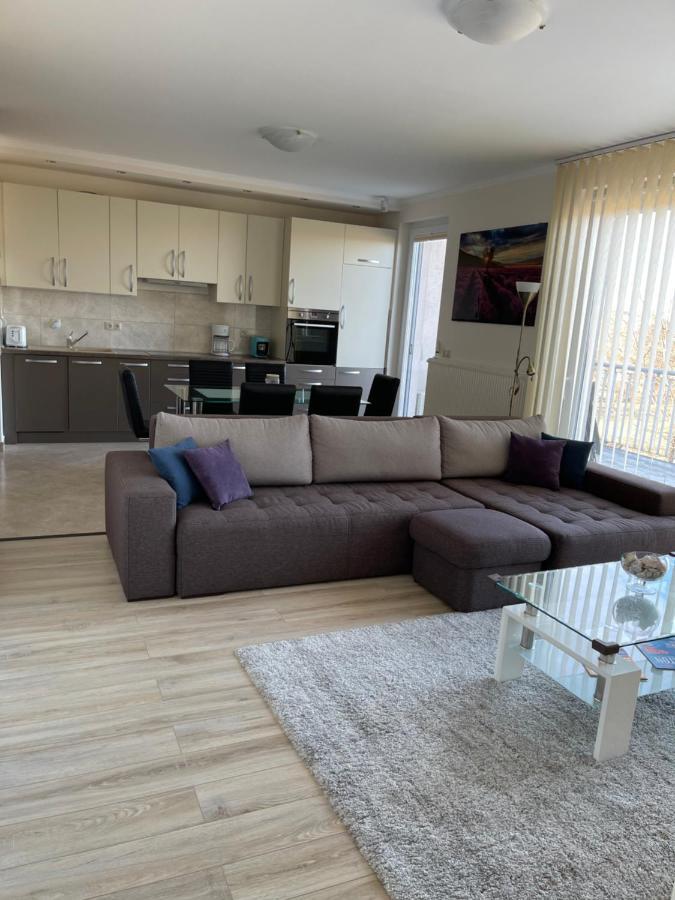 Piano Balaton Apartment ซามาร์ดี ภายนอก รูปภาพ